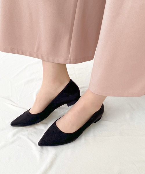 PELLECO グレー スエード ポインテッドトゥ フラットパンプス HIMIKO