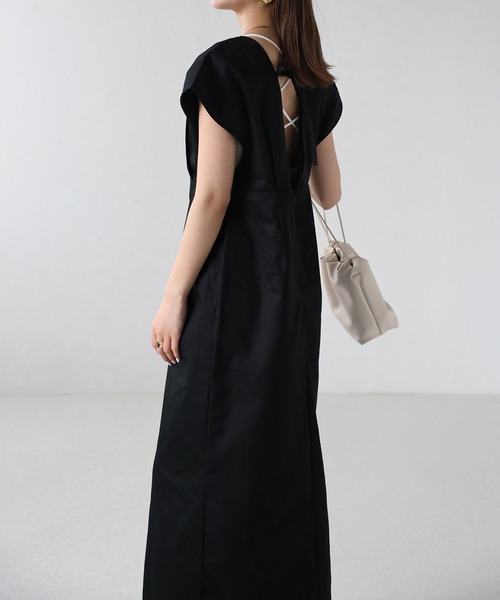 深いVネックワンピース item_113092_main_19_1712112146.jpg