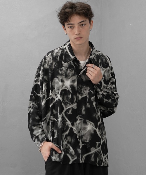 VETEMENTS PREAPOTER 総柄シャツ 変形 XLサイズ MinoriTY シャツ 「MinoriTY」 ニュアンス花柄ドルマンシャツ