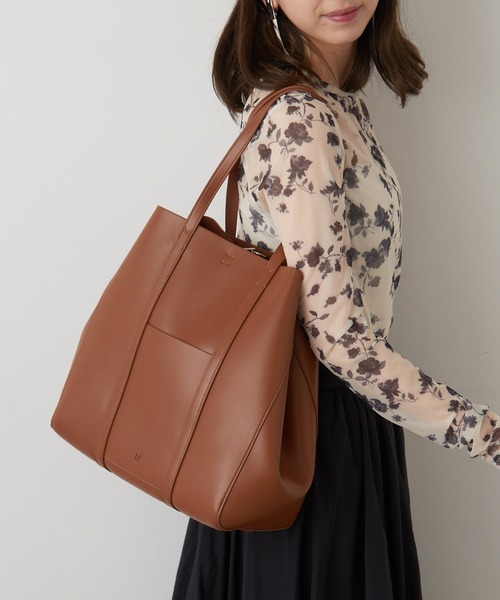 極美品✨【&MyuQ アンドミューク】　HOLLY トートバッグ　キャメル 極美品✨【&MyuQ アンドミューク】 HOLLY トートバッグ キャメル
