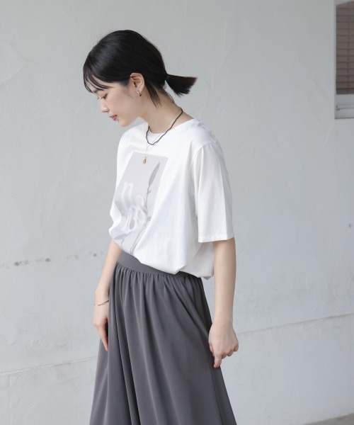 tシャツ フラワーロゴプリントTee レディースの画像