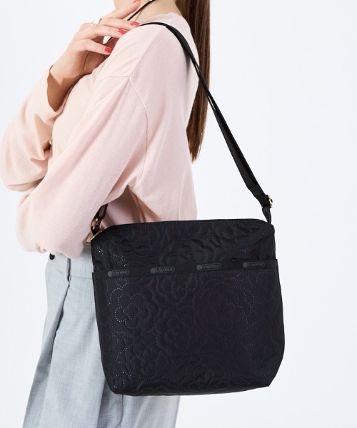 軽量♡新品未使用！日本限定！LESPORTSAC パフィーブロッサムズ　ショルダ DELUXE EVERYDAY BAG パフィーブロッサムズ（クロスボディ