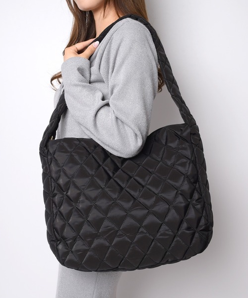 ブラックキルティングバックパック アンダーアーマー公式】 UAキルティング バックパック（トレーニング