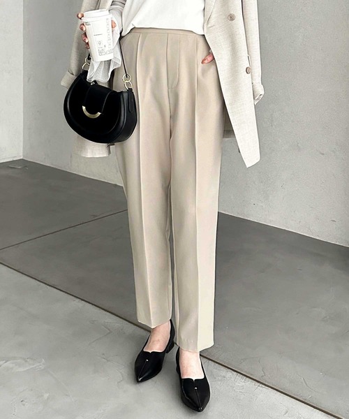 未使用タグ付き✨AKIRA NAKA センタープレス テーパード スラックス