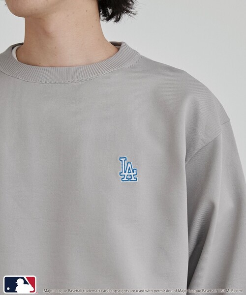 MLB セーター ニット MLB別注 エンブレム付きクルーネックニット