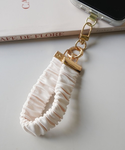 ammy. / エイミードット 」 サテン ギャザー スマホストラップ ハンド