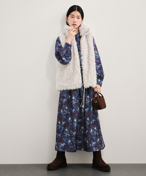 ワンピース iamtrue7382 ワンピース iamtrue7382 セール】 ブルリーフラワープリント クルー