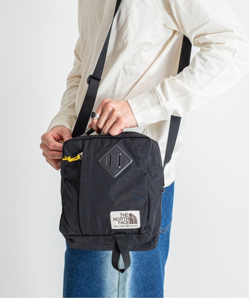 THE NORTH FACE ブラック ショルダーバッグ THE NORTH FACE（ザ ノースフェイス） ショルダーバッグ FREE ブラック