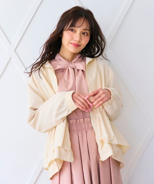 「Feroux」 マウンテンパーカー F ベージュ レディース_画像3