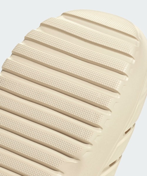 ADIDAS ベルベット 厚底サンダル Adidas Adimule ベルベット サンダル | レッド | FARFETCH JP