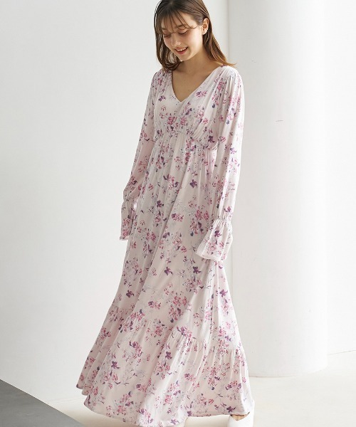 【美品】gelato piqueフレアー花柄　フライス　ロングワンピース gelato pique パジャマ ルームウェア 花柄カップイン長袖