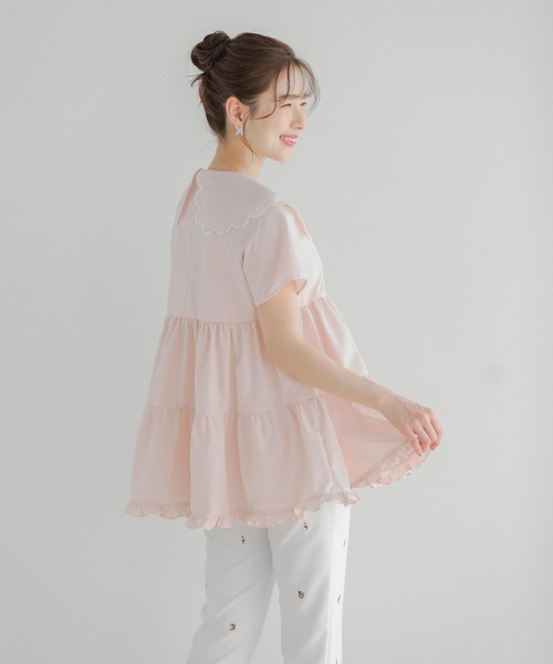 Fit more ドット刺繍スカラップカラーギャザートップス