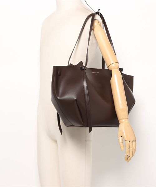 CHARLES ＆ KEITH トートバッグ Calla カルラ ラージトート