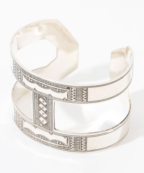 新品Adawat'n Tuareg BOTAM TOUSSAGHバングル TOMORROWLAND バングル Adawat'n Tuareg BOTAM TOUSSAGHT