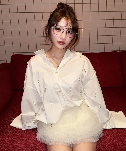 JOSEMOONホワイト クロップド Tシャツ パール付き JOSEMOON LOGO OVERT-SHIRT with PEARL