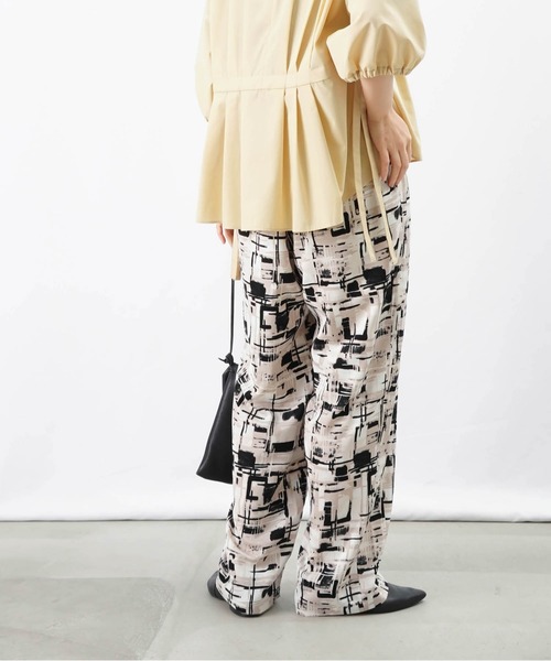 LADY LUCK LUCA（レディラックルカ） パンツ LC/LLL 幾何学プリント