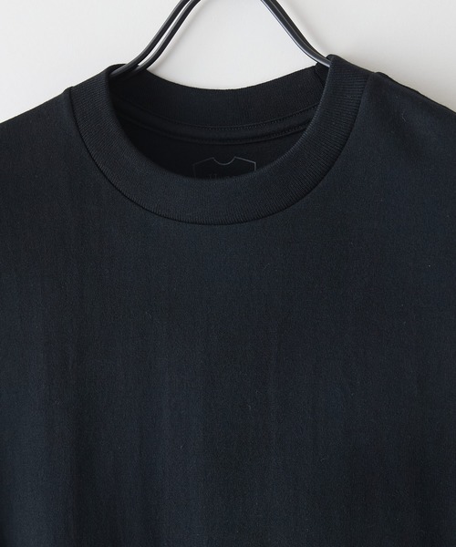 【KURO/クロ】 ロングスリーブTシャツ¥15,400税込 ヘインズ」の“最高の黒Tシャツ”から新作 ロングスリーブタイプが登場