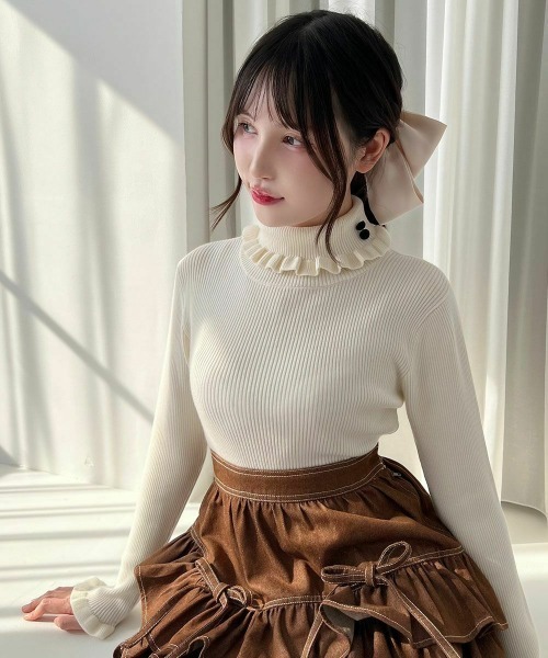 F i.n.t（フィント） ニット セーター 釦付きフリルリブタートル/fint