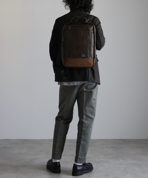 GUSCIO UOMO（グッシオ ウォーモ） ビジネスリュック デイバック