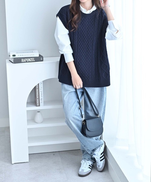 Viola e Viola（ヴィオラ エ ヴィオラ） ベスト ジレ ケーブル柄ニット