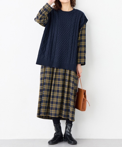 Viola e Viola（ヴィオラ エ ヴィオラ） ベスト ジレ ケーブル柄ニット