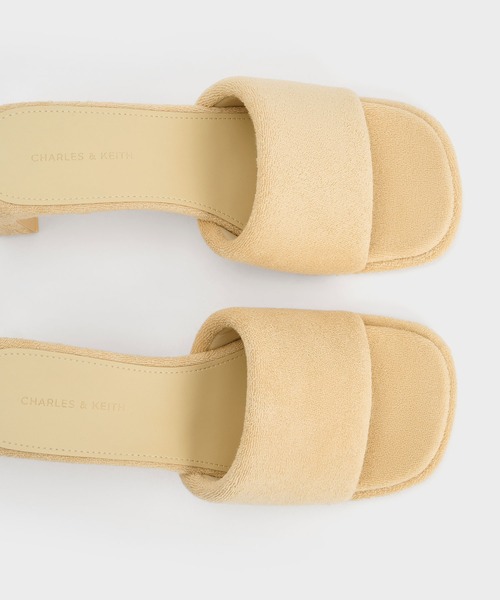 CHARLES ＆ KEITH サンダル Loey ローイー テクスチャーカーブ