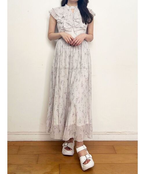 マーキュリーデュオ 花柄ラッフルプリーツティアードワンピース　新品タグ付き MERCURYDUO（マーキュリーデュオ）の「花柄ラッフルプリーツ
