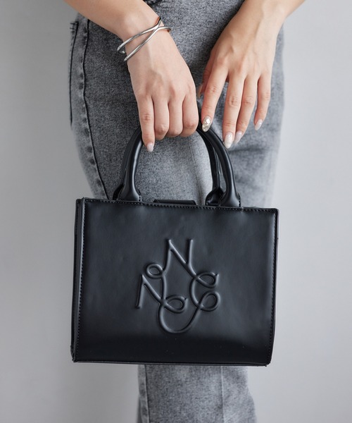 黒いレザーハンドバッグ エンボスロゴ付き セール】プラダ☆レザー ハンドバッグ エンボスロゴ☆1BA333 (PRADA