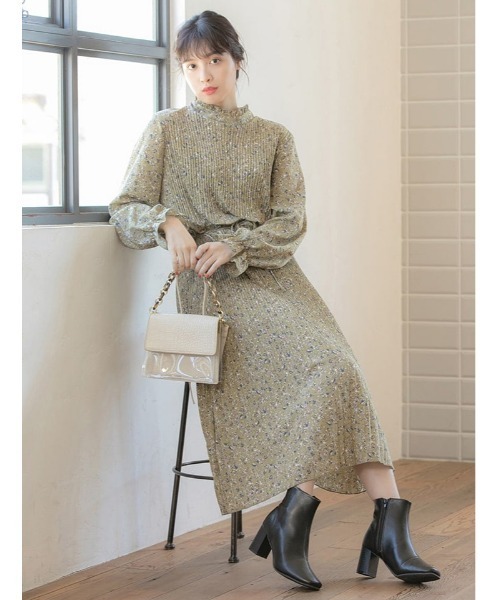 fifth（フィフス） ワンピース フリルネック小花柄プリーツワンピース 