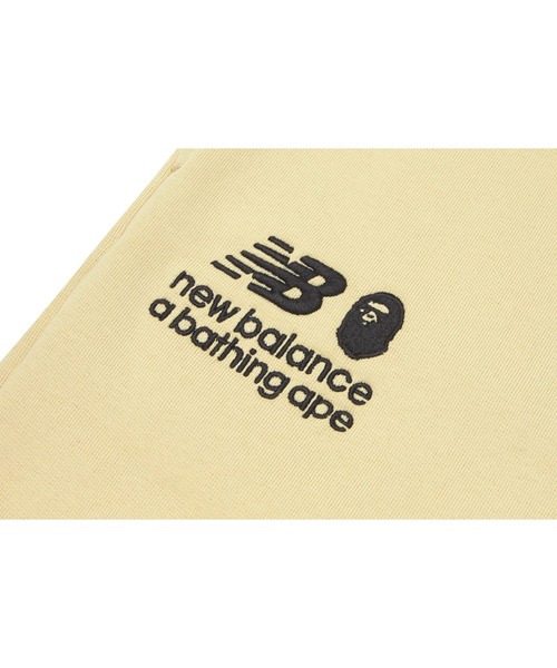 A BATHING APE（アベイシングエイプ） パンツ BAPE X NEW BALANCE