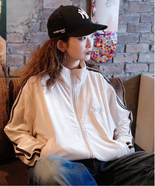 ひろSPORTY&RICH ベロア トラックジャケット ブルゾン ジャージ Sporty & Rich - スクリプト ベロア トラックジャケット | HBX