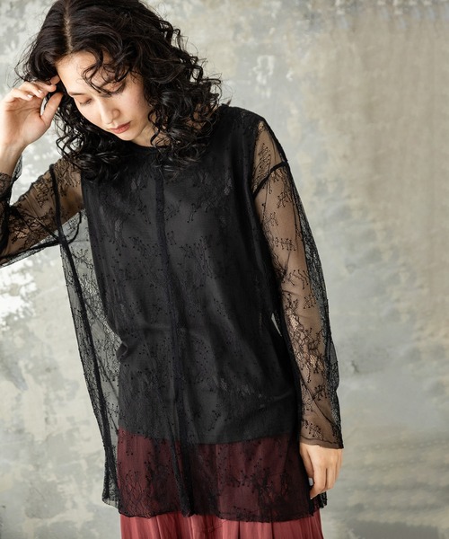 新品オズモーシス レースモチーフ カットソー黒 OSMOSIS（オズモーシス）の「アシンメトリーレースTシャツ（T