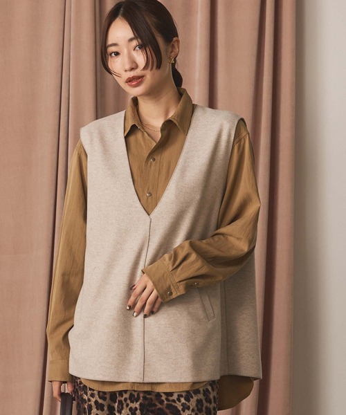 n*o様 今季　グレディ　ブリリアンのベスト Gready Brilliant（グレディブリリアン） tシャツ WフェイスVネック