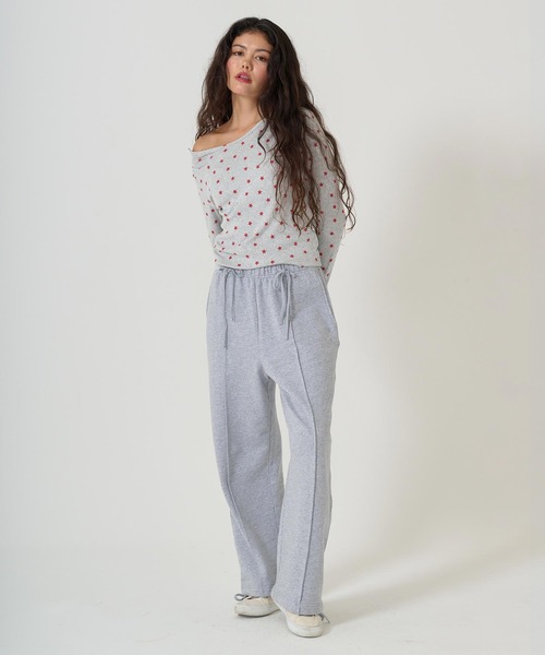 Tina Jojunプリント付き長袖Tシャツ TINA：JOJUN tシャツ ショルダー開き スタープリントロンT