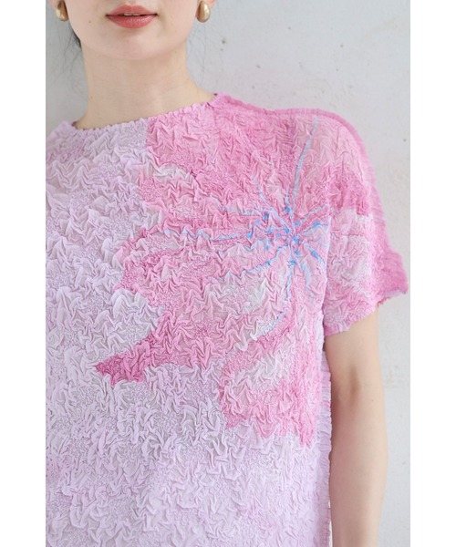 tシャツ 大輪の花咲く伸びやかくしゅくしゅカットソートップス レディース