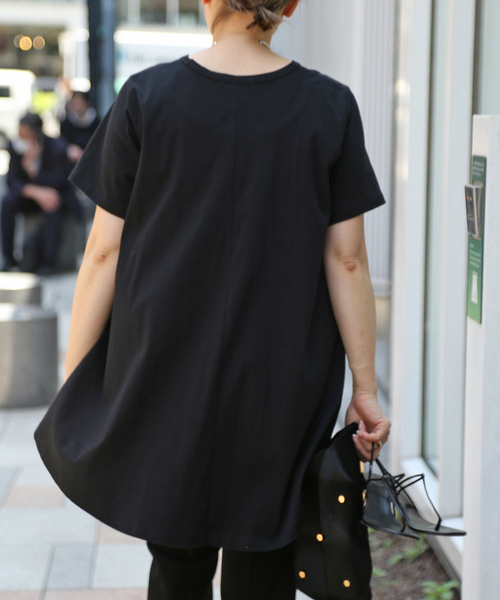 「CELERI」 半袖Tシャツ - ブラック レディースの画像