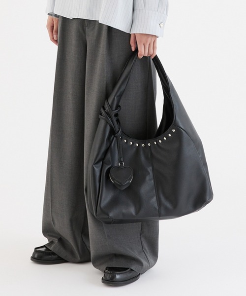 ONCILY（オンシェリー） ショルダーバッグ MOON STUDS BIG SHOULDER