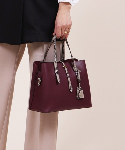 BASE ショルダーバッグ バッグ パイソン柄ベルト3層 2WAY
