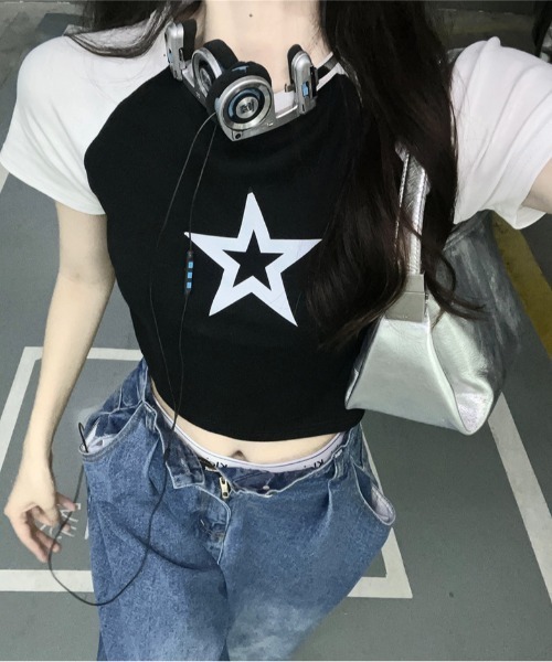 タグ付き 新品✨️AMOMENT Ｍサイズ シアーTシャツ 韓国 レディース タグ付き 新品✨️AMOMENT Mサイズ シアーTシャツ 韓国 レディース