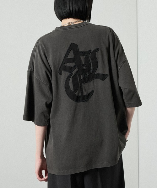 あ*ら様 ヴィンテージスタイルTシャツ グレー/ブラック tシャツ 「Alfred Alex」ヴィンテージ加工ピグメントロゴパッチTシャツ