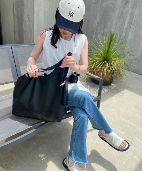 I-SOOK（アイスー） ショルダーバッグ バッグ ポーチ付きソフトレザー