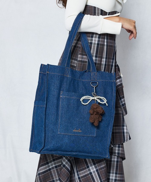 No.818 デニムリメイク☆リボンチャーム♡バックチャーム4点　素材 dazzlin（ダズリン） トートバッグ 「dazzlin/ダズリン」熊チャーム