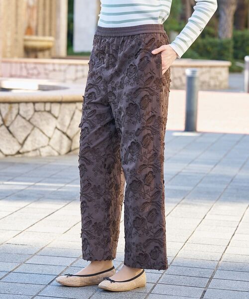 ワイドパンツ パンツ 「ウォッシャブル/ウエストゴム」コットンエンブロイダリー イージーパンツ レディースの画像