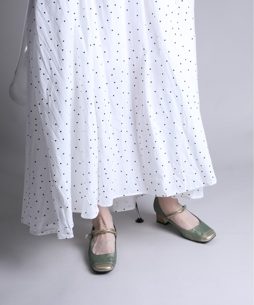 アートのように美しいパンプス ETEO ペイズリー刺繍パンプス shoes365 パンプス 「shoes365」刺繍模様 切り替えつま先