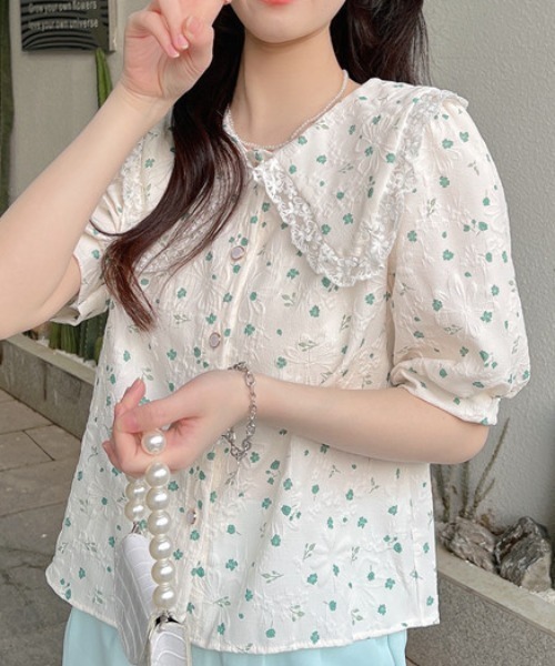 Bibiy. 花柄パフスリーブトップス Bibiy. 花柄パフスリーブトップス