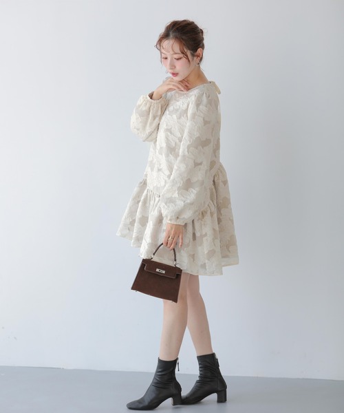 ジャガードパフスリーブチュニック　ホワイト Fit more ジャガードパフスリーブチュニック レディース