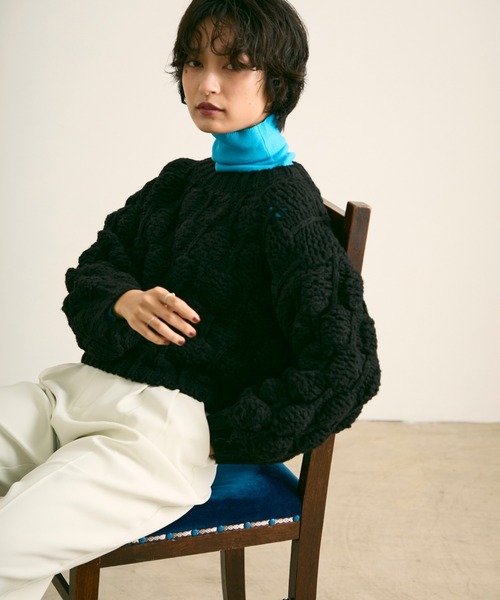 uchi. ニット セーター 手編み風立体ケーブル編みニットプルオーバー