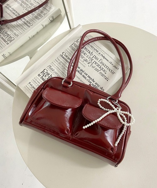 rire ボストンバッグ パール風リボンチャーム付ボストンバッグ