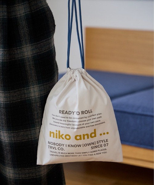 niko and…（ニコアンド） 旅行 ニコロゴトラベル巾着/Sサイズ
