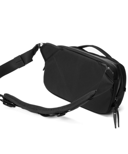 BLACK EMBER（ブラックエンバー） ショルダーバッグ GRIP SLING 6
